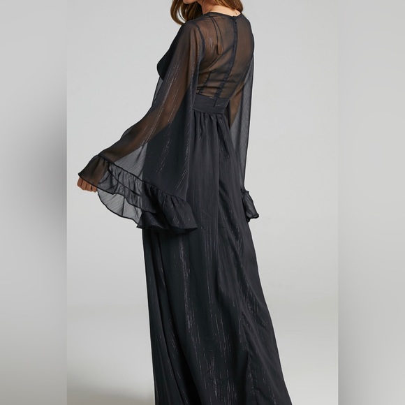 DANGEROUS WOMAN MAXI DRESS - PLUNGE THIGH SPLIT DRESS IN BLACK - Picture 2 of 4